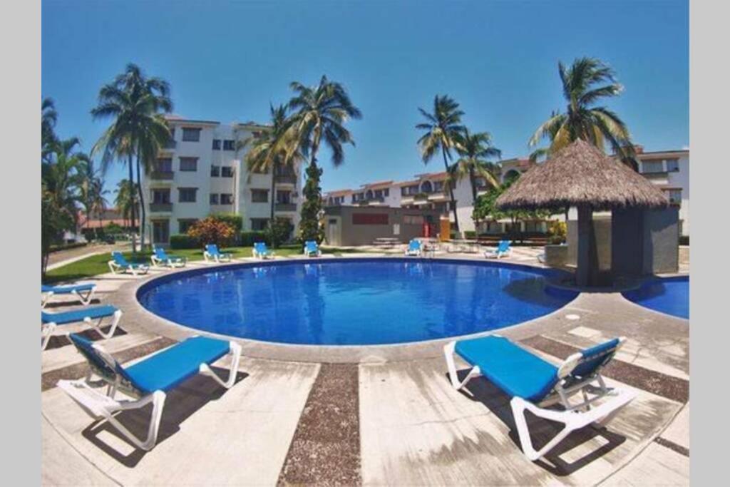 Magnifico Departamento: Beachfront Oasis With Pools And Comfort For 6 Manzanillo