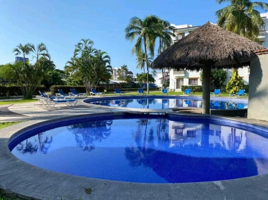 Magnifico Departamento: Beachfront Oasis With Pools And Comfort For 6 Apartment